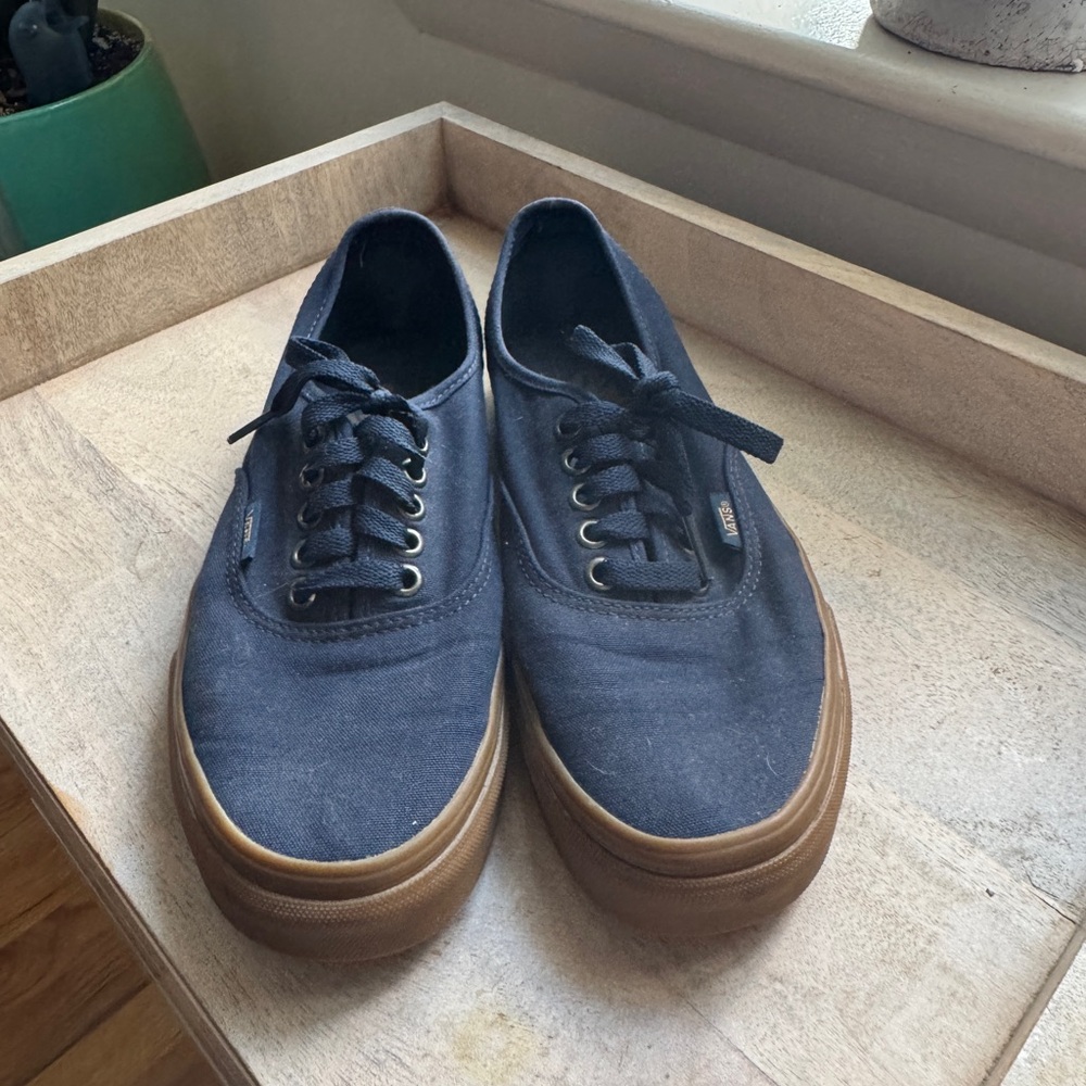 Vans Authentic lace up in navy W Size 8.5 M 7 gum sole